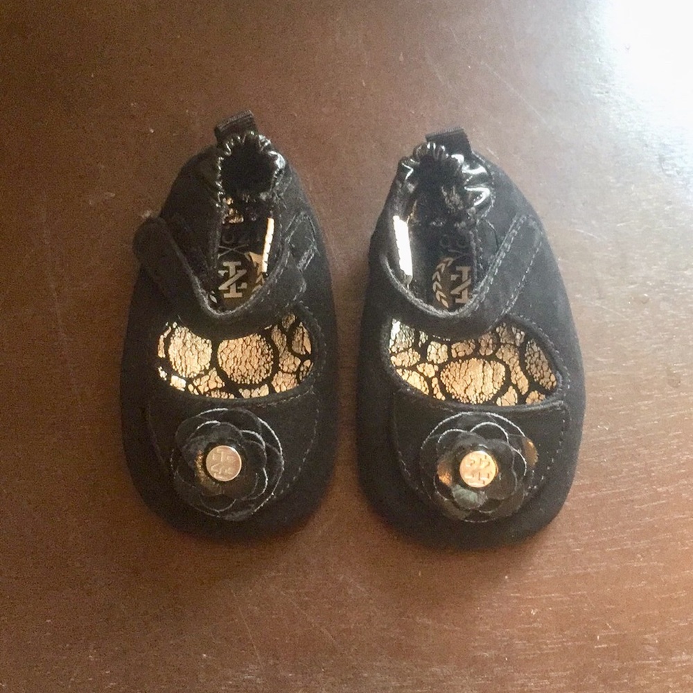 EUC Izod Baby Girl Newborn Black Shoes Size 1